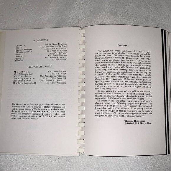 One Of A Kind Cookbook Junior League Of Mobile Southern Living Hall Of Fame Vint - Picture 6 of 10